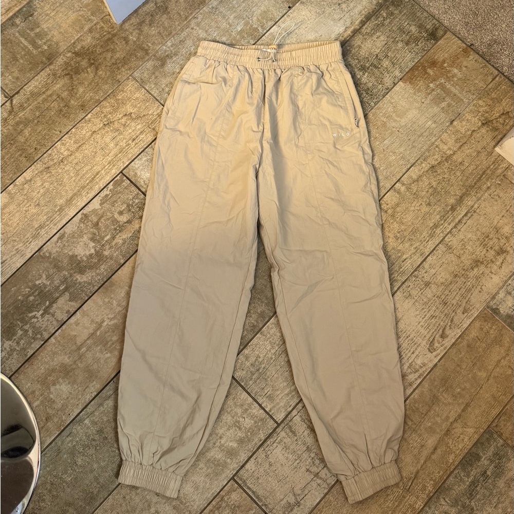 WILO Women's beige Windbreaker Joggers